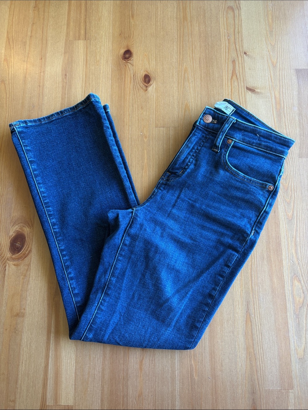 Madewell Curvy Kick Out jeans